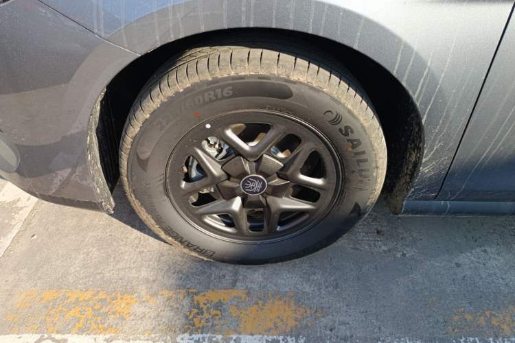 Used BYD Qin PLUS 2025 DM-i Smart Drive 55KM Leading Model
