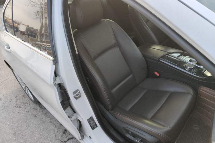 Used BMW 5 Series 2014 525Li Luxury Design Package
