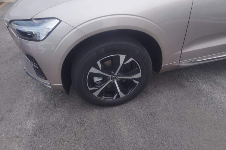 Used Volvo XC60 2026 B5 4x4 Smart Luxury Edition