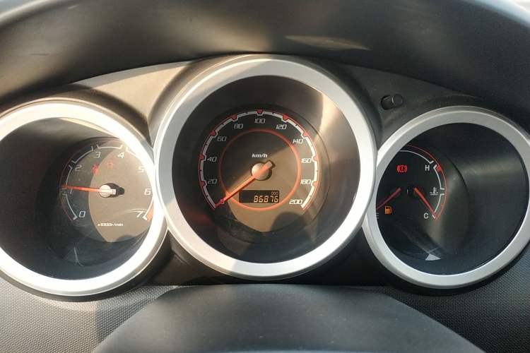 Used Changan CX20 2014 1.4L Manual Sunroof Navigation Version China V Standard