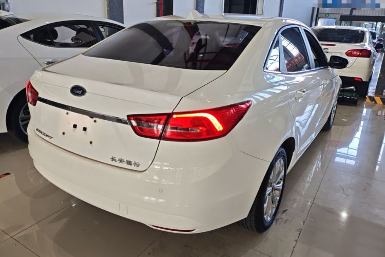 Used Ford Escort 2015 1.5L Automatic Fashion Model
