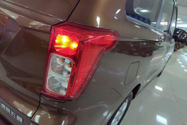 Used Wuling Hongguang 2019 1.5L S Comfort Edition China VI LAR
