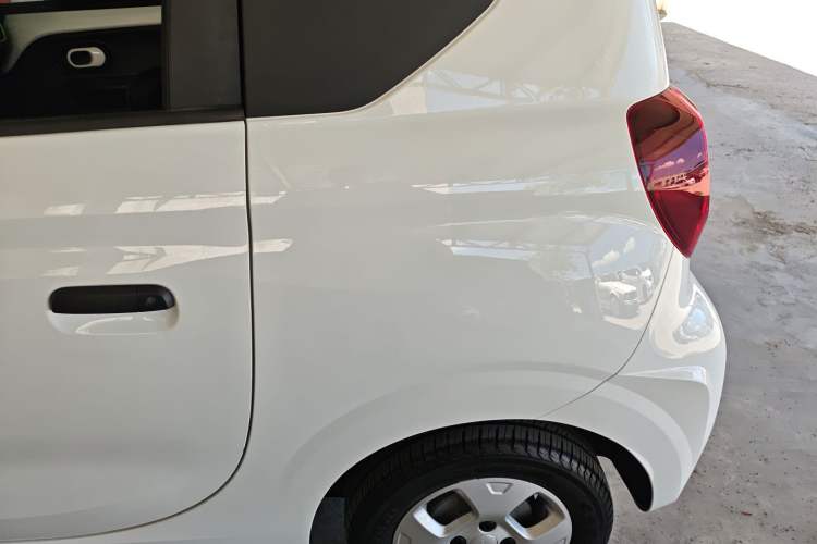 Used Roewe Clever 2021 302 km New Four-Seater Super-Efficient Version
