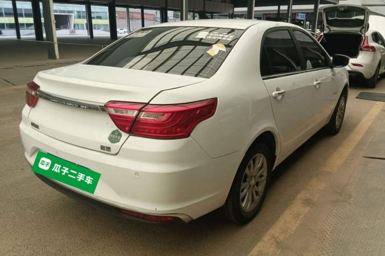 Used Geely Auto Vision 2019 Upgraded Model 1.5L Manual Luxury Version China VI Standard

