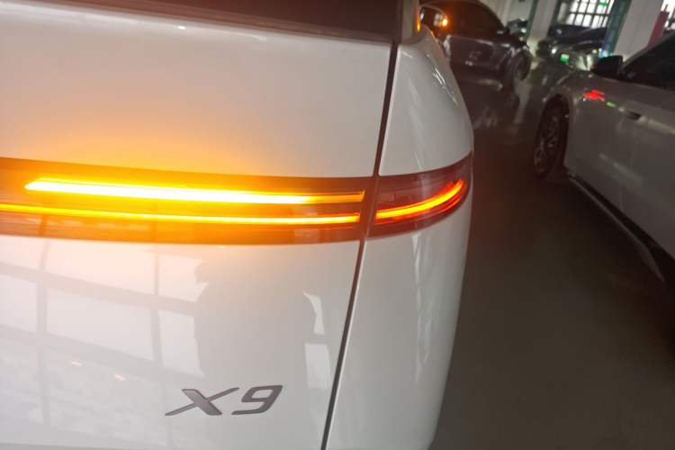 Used XPeng X9 2024 610 Long-Range Max
