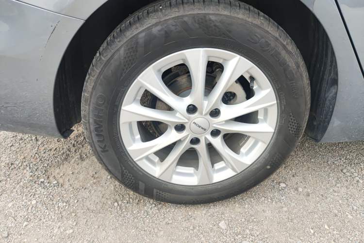 Used Roewe i5 2023 1.5L Manual Comfort Edition
