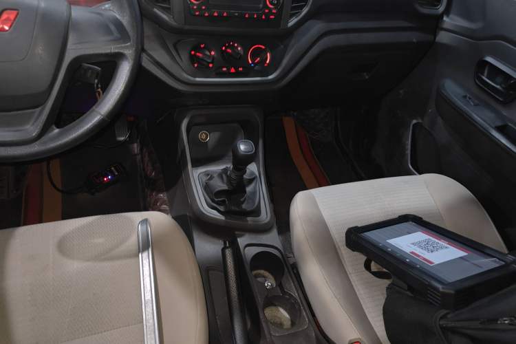 Used Wuling Hongguang V 2022 1.5L Jingqu Version Hydraulic Power Steering LAR
