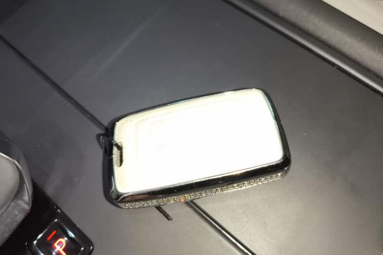 Used Land Rover Discovery 2023 300PS S