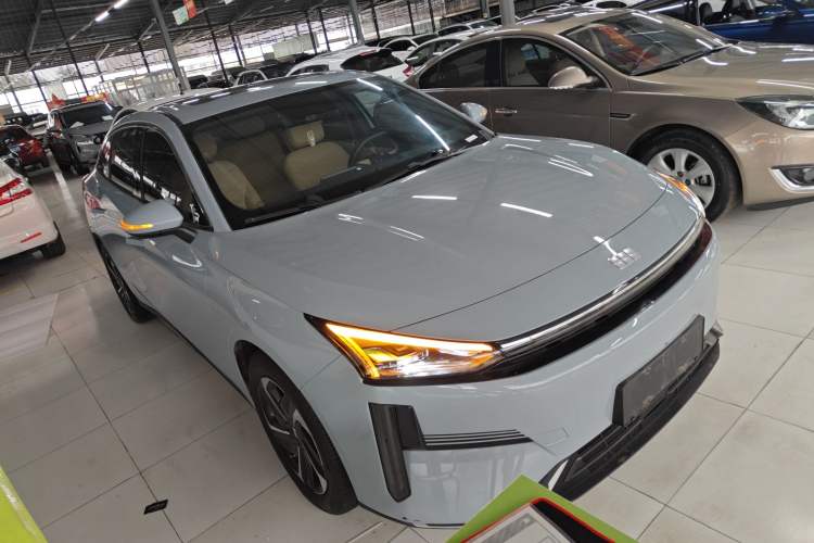 Used  L6 2023 125km PLUS
