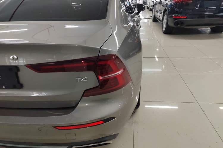 Used Volvo S60 2021 T4 Zhiyi Luxury Edition