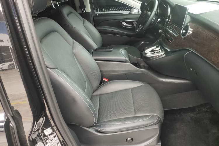 Used Mercedes-Benz V-Class 2018 V 260 Prestige Edition China VI
