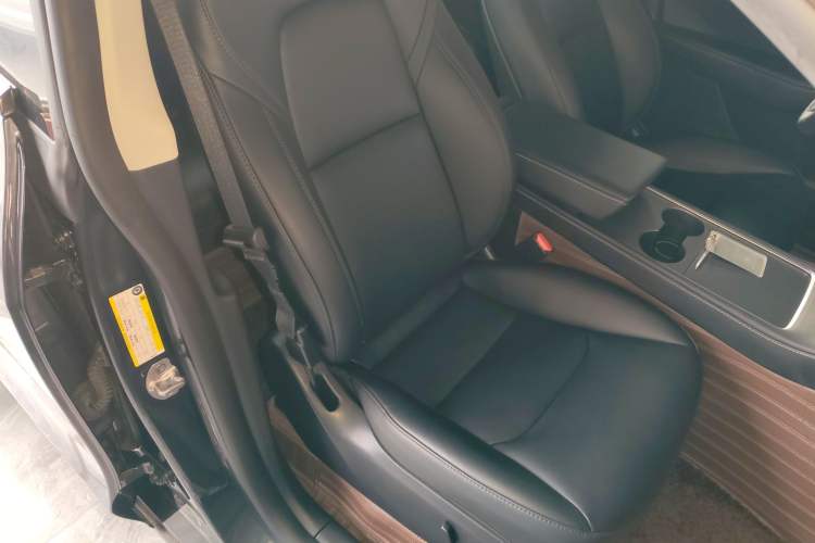 Used Tesla Model Y 2024 Rear-Wheel-Drive Version
