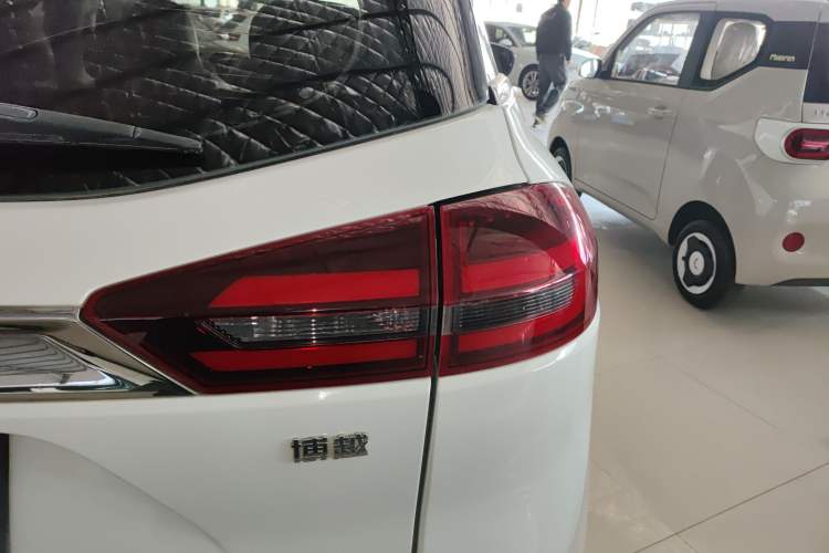 Used Geely Auto Emgrand X7 Sport 2018 1.8TD Automatic Two-Wheel Drive Smart Connect 4G Internet Edition