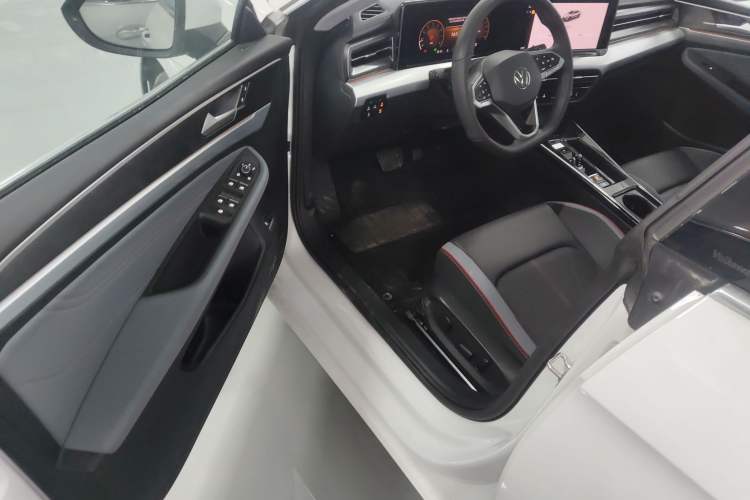 Used Volkswagen Lamando 2025 Lavida L 280TSI DSG Cool & Spicy Edition
