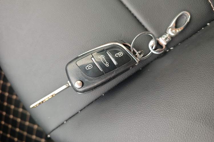 Used Ford Fiesta 2013 Hatchback 1.5L Manual Fashion Edition
