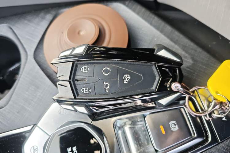 Used Changan UNI-V 2022 1.5T Smart Navigation Version