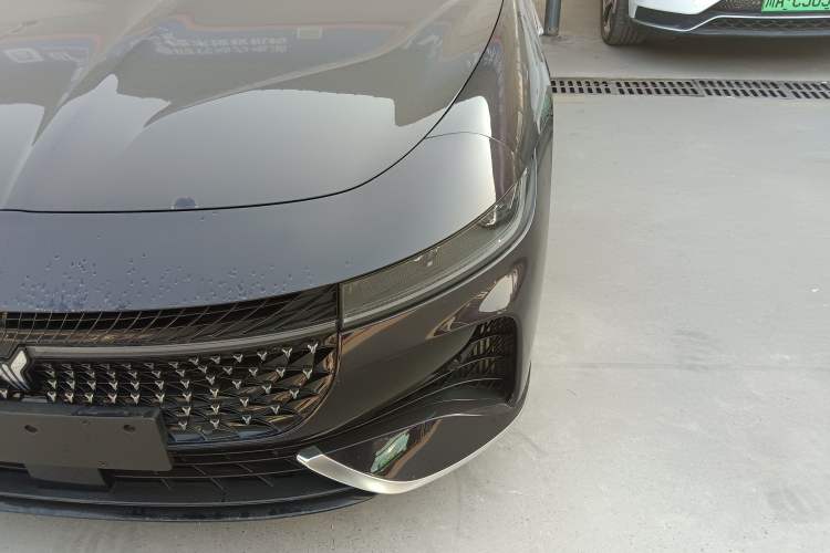 Used VOYAH PASSION 2024 PHEV Four-Wheel Drive Ultra-Long Range Flagship Model
