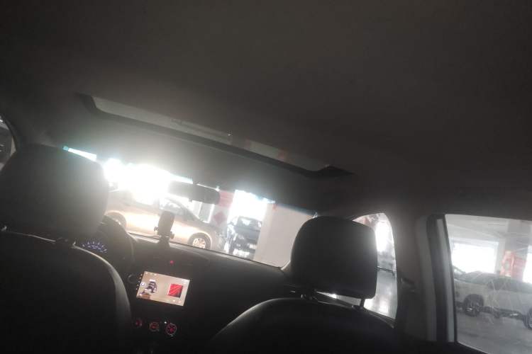 Used Kia K2 2015 Hatchback 1.4L AT GLS Cool Edition
