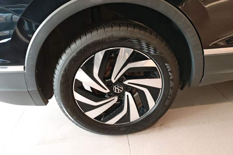 Used Volkswagen Tiguan L 2022 330TSI Automatic Two-Wheel Drive Smart Edition
