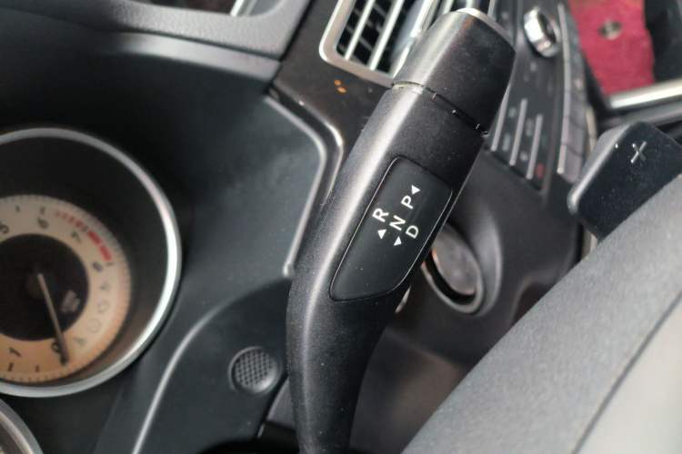 Used Mercedes-Benz E-Class 2015 Facelift E 200 L Sport Edition