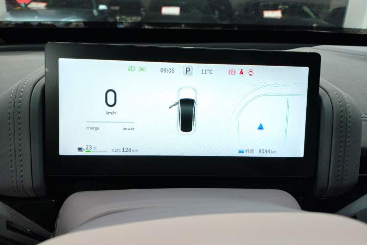 Used  eπ007 2024 Pure Electric 540 All-Wheel Drive Max Edition
