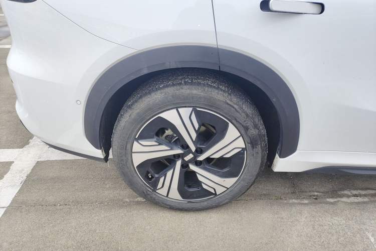 Used  E5 2024 530km Starship Edition