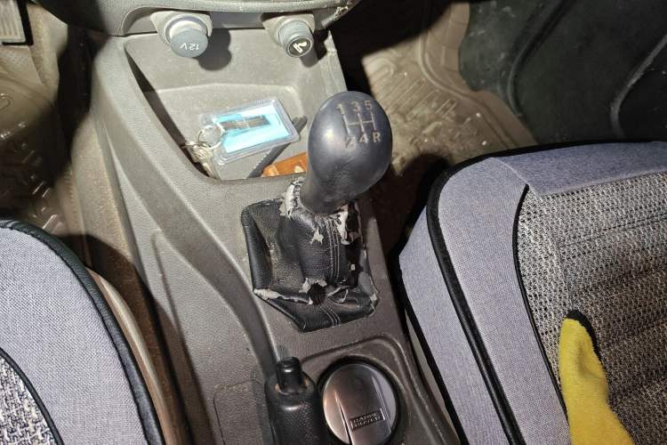 Used Wuling Rongguang V 2016 1.5L Standard Version
