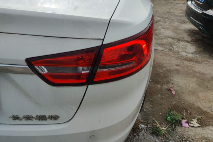 Used Ford Escort 2017 Happiness Edition 1.5L Automatic Fashion Version