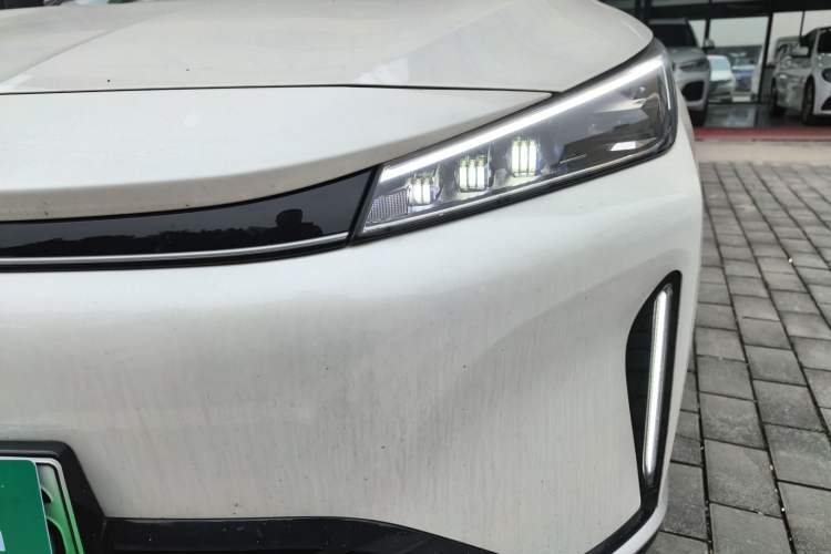 Used Roewe D5X DMH 2024 135 Luxury Edition
