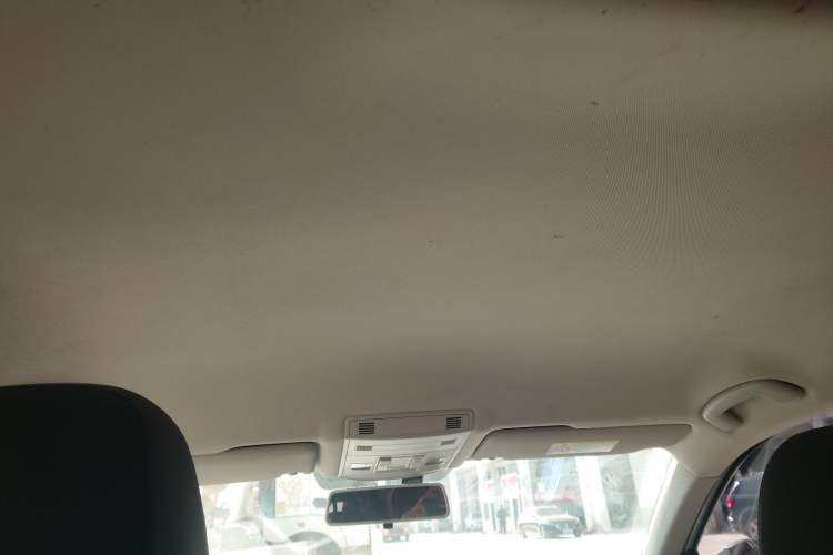 Used Volkswagen T-ROC 2018 280TSI DSG Two-Wheel Drive Advanced Version China V Emission Standard