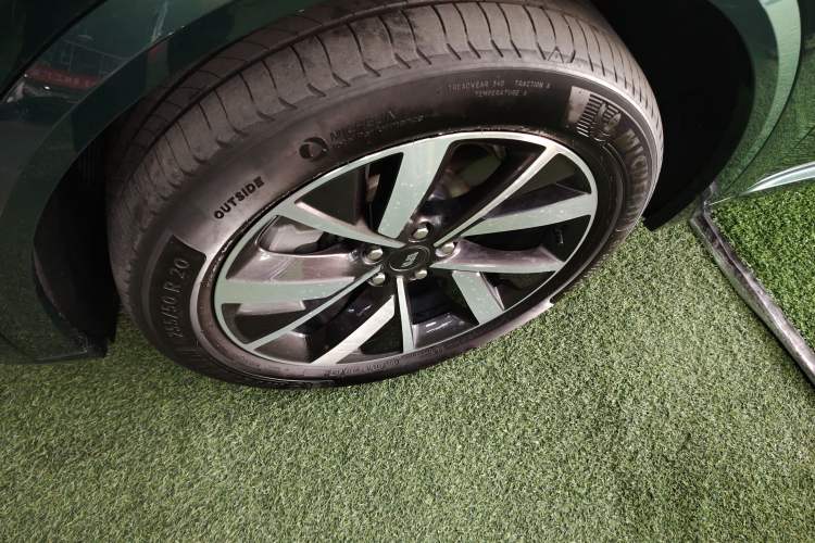 Used Li Auto L8 2023 Air model
