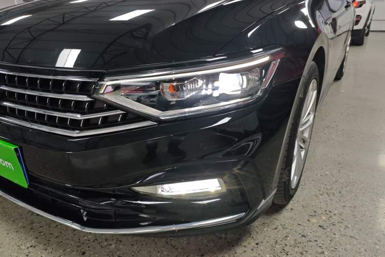 Used Volkswagen Magotan 2023 2 Million Units Commemorative Edition 330TSI DSG Luxury Version
