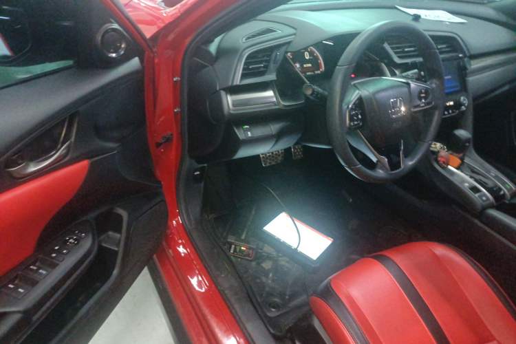 Used Honda Civic 2021 HATCHBACK 220TURBO CVT Trendy Cool Edition
