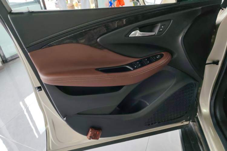 Used Buick Envision 2015 20T Two-Wheel-Drive Elite Model
