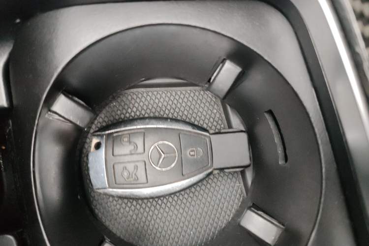 Used Mercedes-Benz C-Class 2017 Facelift C 200 Station Wagon
