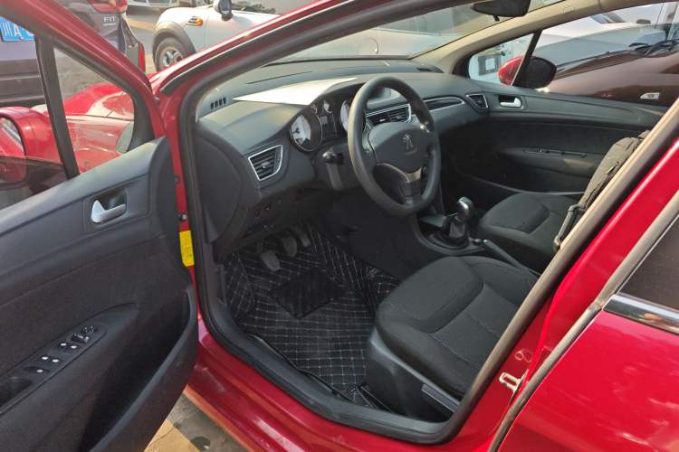 Used Peugeot 308 2014 Enjoy Edition Classic 1.6L Manual YouShang Model
