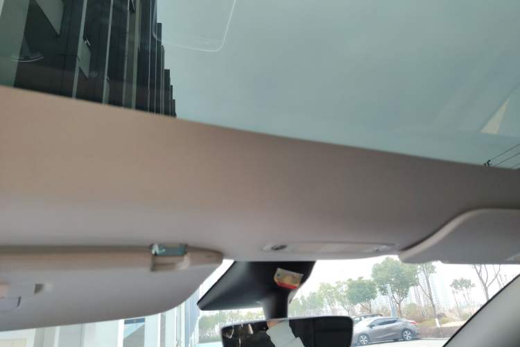 Used Tesla Model Y 2023 Long-Range All-Wheel-Drive Version