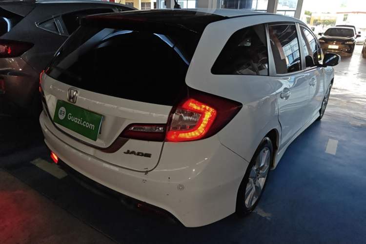 Used Honda Jade 2013 1.8L automatic Comfort version 5 seats