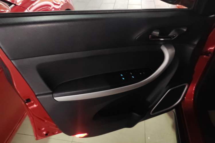 Used Changan CS35 2015 1.6L Automatic Luxury Model China V Standard
