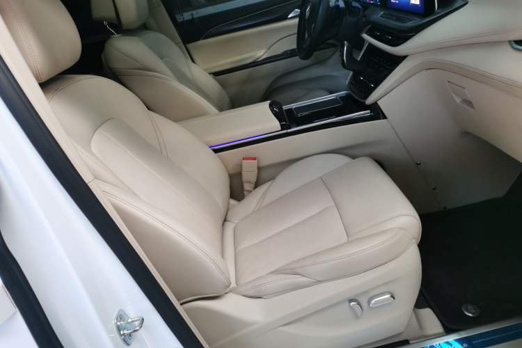 Used Buick GL8 2023 ES Lu Zun Deluxe Model
