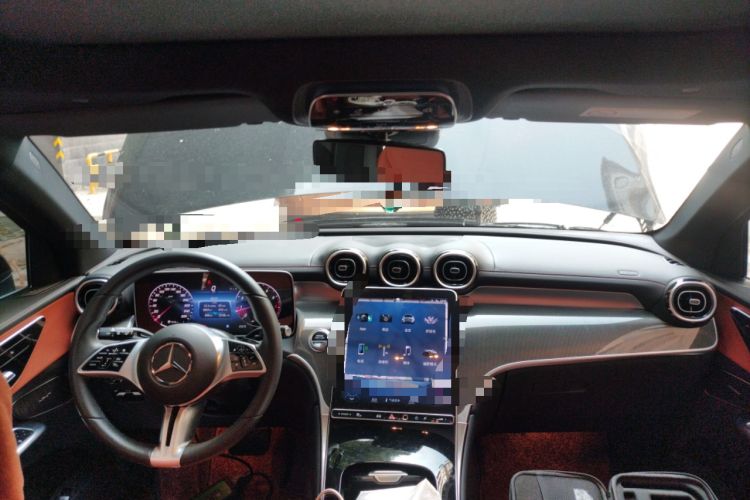 Used Mercedes-Benz GLC 2023 Facelift GLC 260 L 4MATIC Dynamic Version 5 Seats
