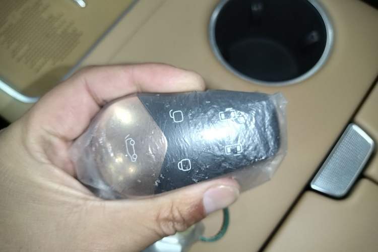 Used VOYAH Dream 2025 PHEV Four-Wheel-Drive Flagship Kunpeng Edition
