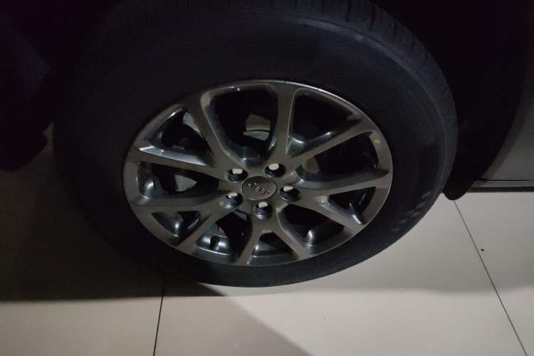 Used  Cherokee 2020 2.0L Two-Wheel Drive Classic Sports Edition
