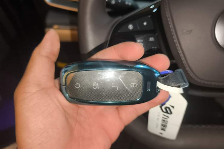 Used Denza D9 2024 DM-i 980 Four-Wheel Drive Flagship Model