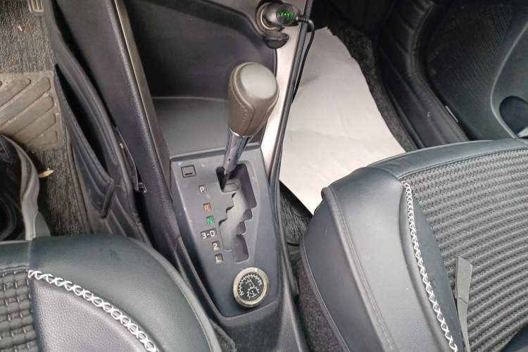 Used Toyota YARiS L 2015 1.5E Automatic Charm Edition