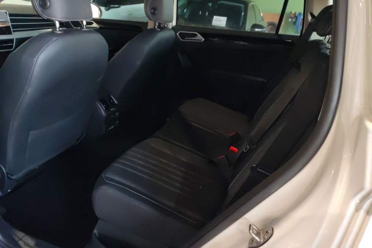 Used Volkswagen Tiguan L 2022 330TSI Automatic Two-Wheel Drive Comfort Edition
