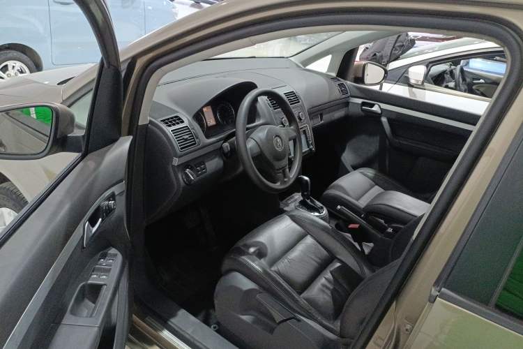 Used Volkswagen Touran 2015 1.4T DSG Comfort Edition 5 Seats
