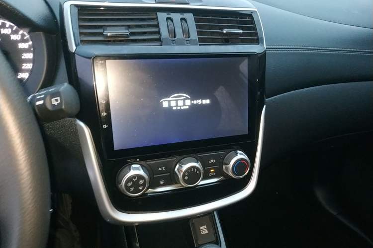 Used Nissan Tiida 2016 1.6L CVT Cool Dynamic Edition
