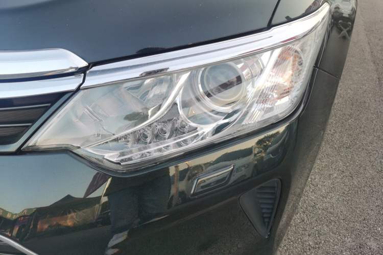 Used Toyota Camry 2016 Dual-Engine 2.5 HG 10th Anniversary Deluxe Navigation Edition
