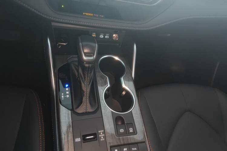 Used Toyota Crown Kluger 2024 2.5L HEV Four-Wheel Drive Luxury Edition
